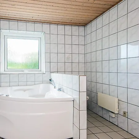 8 Person In Semesterbostad